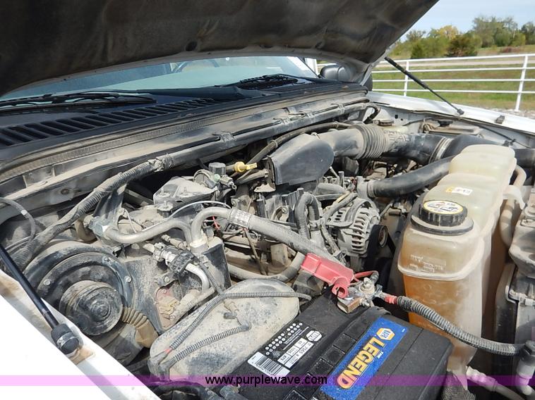 image for item I5391 2003 Ford F250 Super Duty XL pickup truck