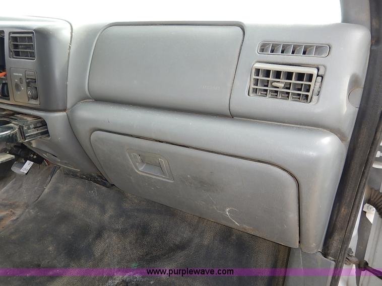 image for item I5391 2003 Ford F250 Super Duty XL pickup truck