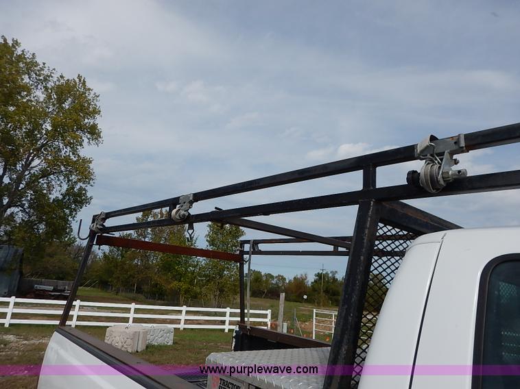 image for item I5391 2003 Ford F250 Super Duty XL pickup truck