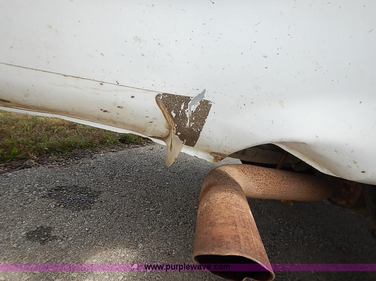 image for item I5391 2003 Ford F250 Super Duty XL pickup truck