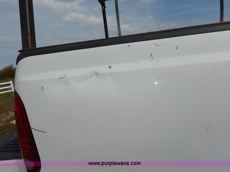 image for item I5391 2003 Ford F250 Super Duty XL pickup truck