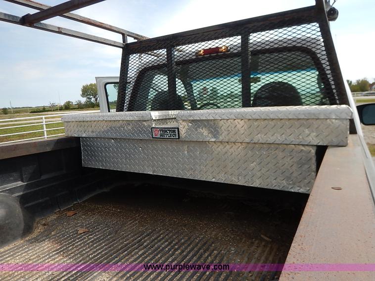 image for item I5391 2003 Ford F250 Super Duty XL pickup truck