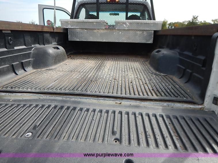 image for item I5391 2003 Ford F250 Super Duty XL pickup truck