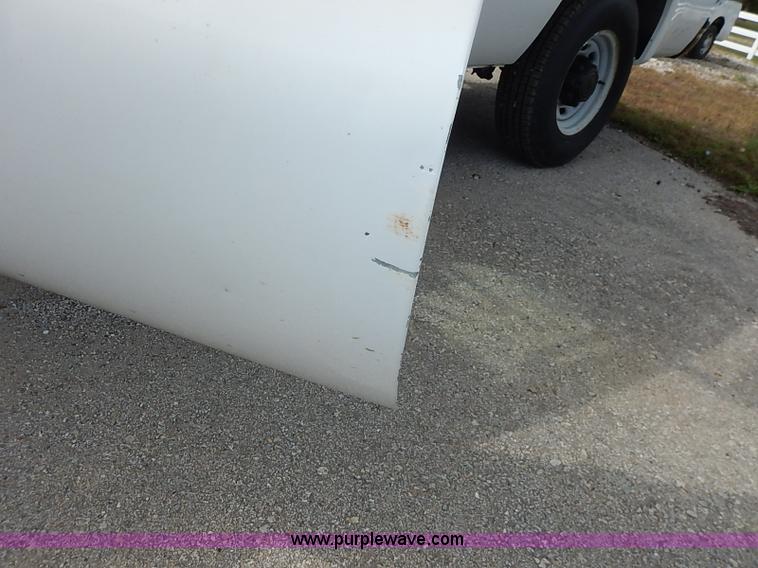 image for item I5391 2003 Ford F250 Super Duty XL pickup truck