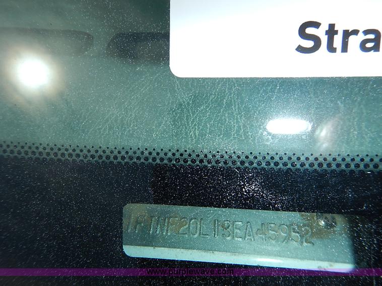 image for item I5391 2003 Ford F250 Super Duty XL pickup truck