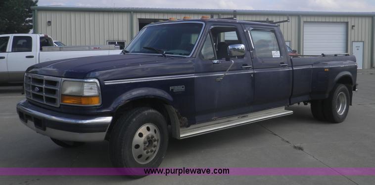 image for item I5871 1994 Ford F350 XL Crew Cab pickup truck