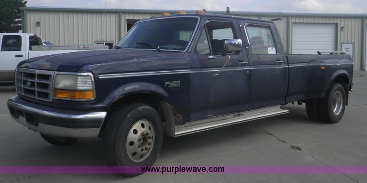 image for item I5871 1994 Ford F350 XL Crew Cab pickup truck