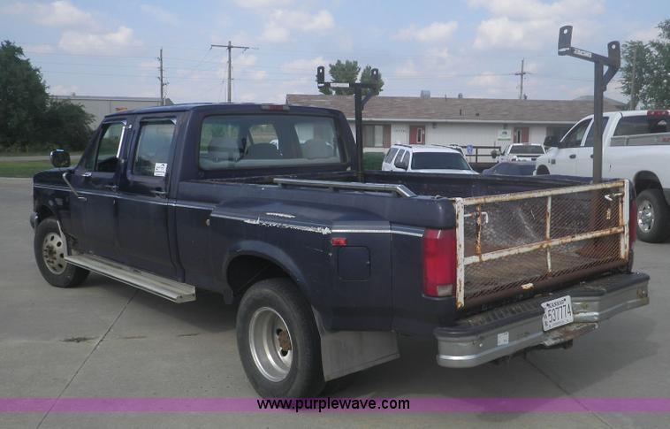 image for item I5871 1994 Ford F350 XL Crew Cab pickup truck