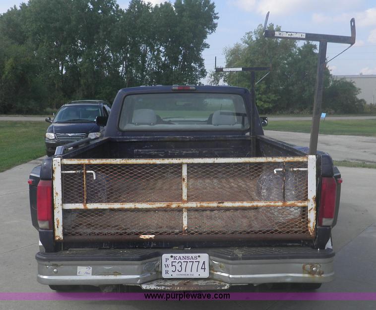 image for item I5871 1994 Ford F350 XL Crew Cab pickup truck