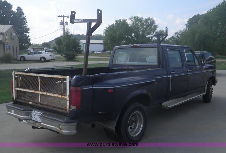 image for item I5871 1994 Ford F350 XL Crew Cab pickup truck