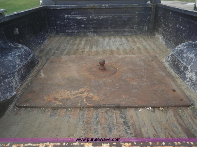 image for item I5871 1994 Ford F350 XL Crew Cab pickup truck