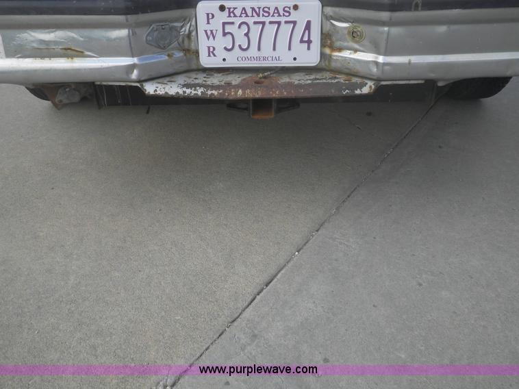 image for item I5871 1994 Ford F350 XL Crew Cab pickup truck