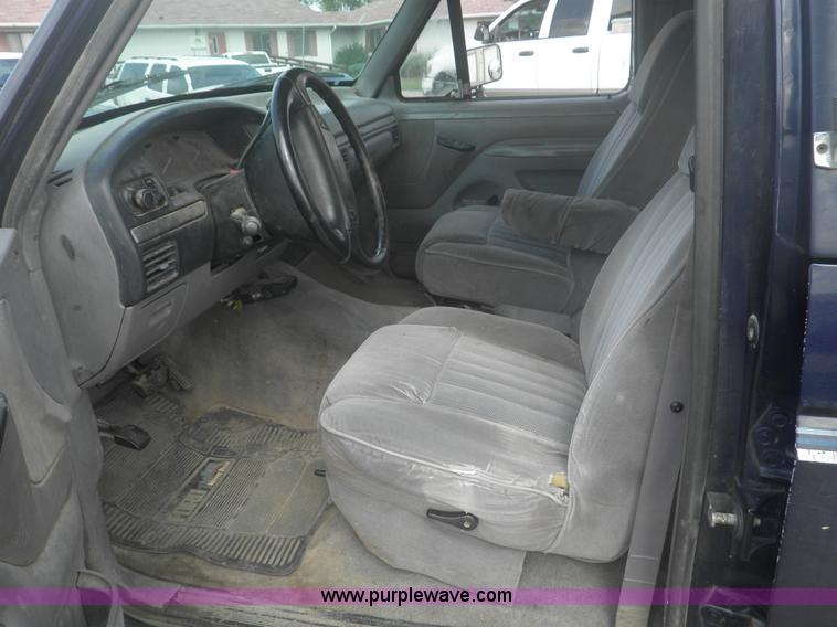 image for item I5871 1994 Ford F350 XL Crew Cab pickup truck