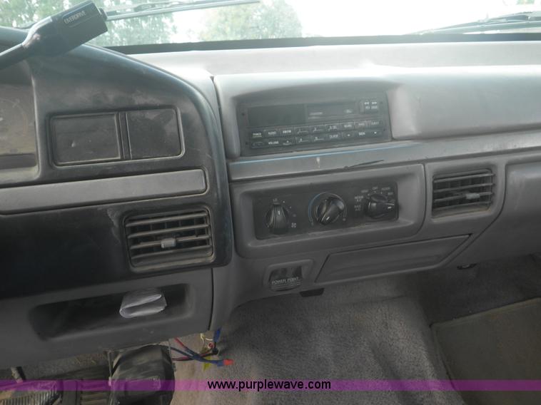 image for item I5871 1994 Ford F350 XL Crew Cab pickup truck