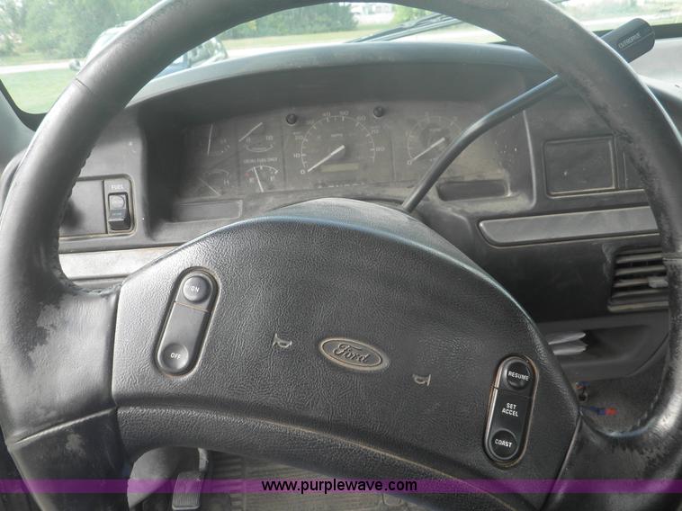 image for item I5871 1994 Ford F350 XL Crew Cab pickup truck