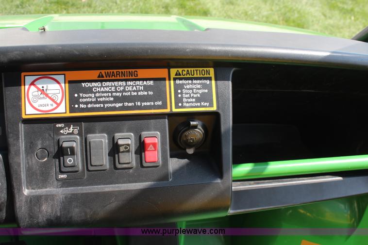 image for item I5997 2006 John Deere HPX gator