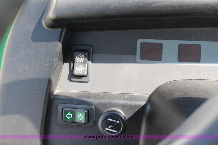 image for item I5997 2006 John Deere HPX gator