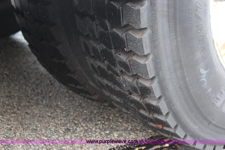 image for item I6000 1989 GMC P6 Amtran bus