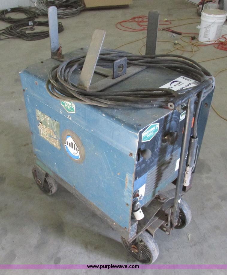 image for item I6020 Miller Dialarc 250 AC/DC arc welder