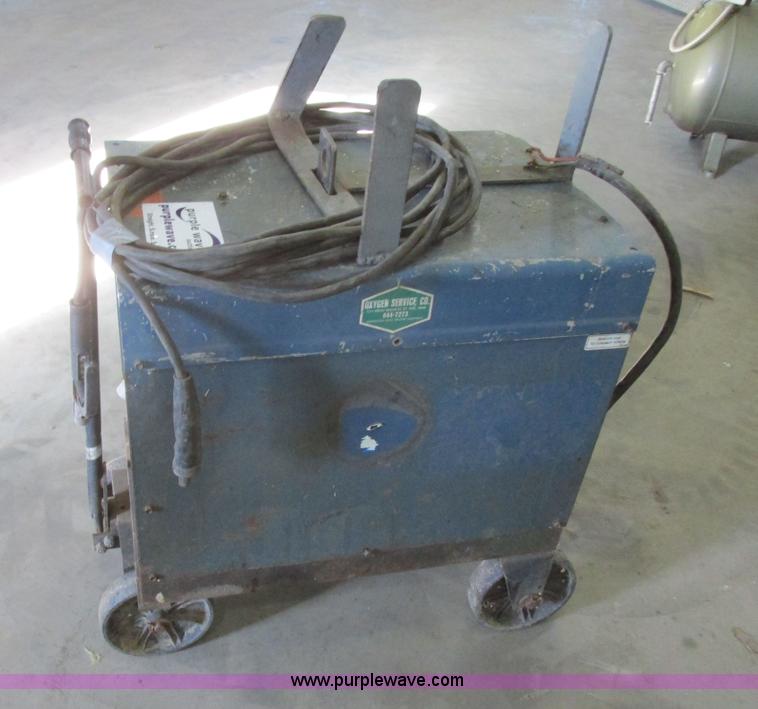 image for item I6020 Miller Dialarc 250 AC/DC arc welder