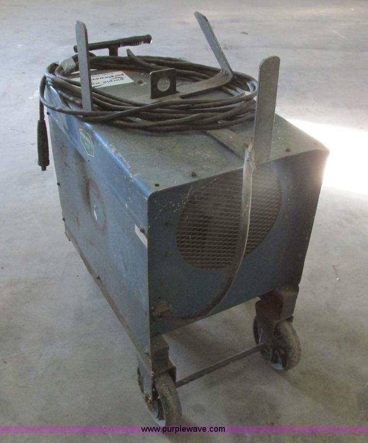 image for item I6020 Miller Dialarc 250 AC/DC arc welder