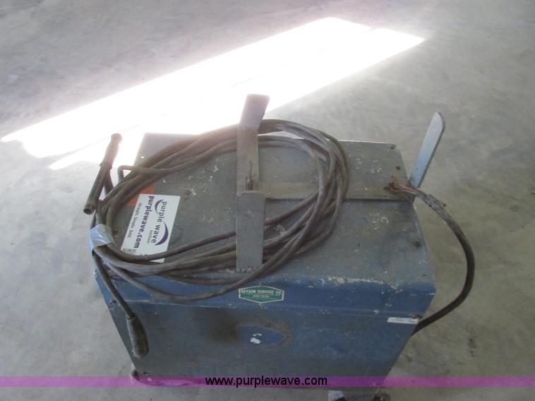 image for item I6020 Miller Dialarc 250 AC/DC arc welder