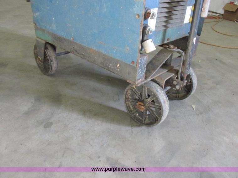 image for item I6020 Miller Dialarc 250 AC/DC arc welder