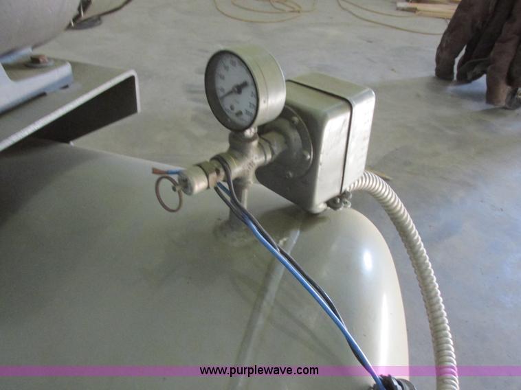 image for item I6022 Federal air compressor