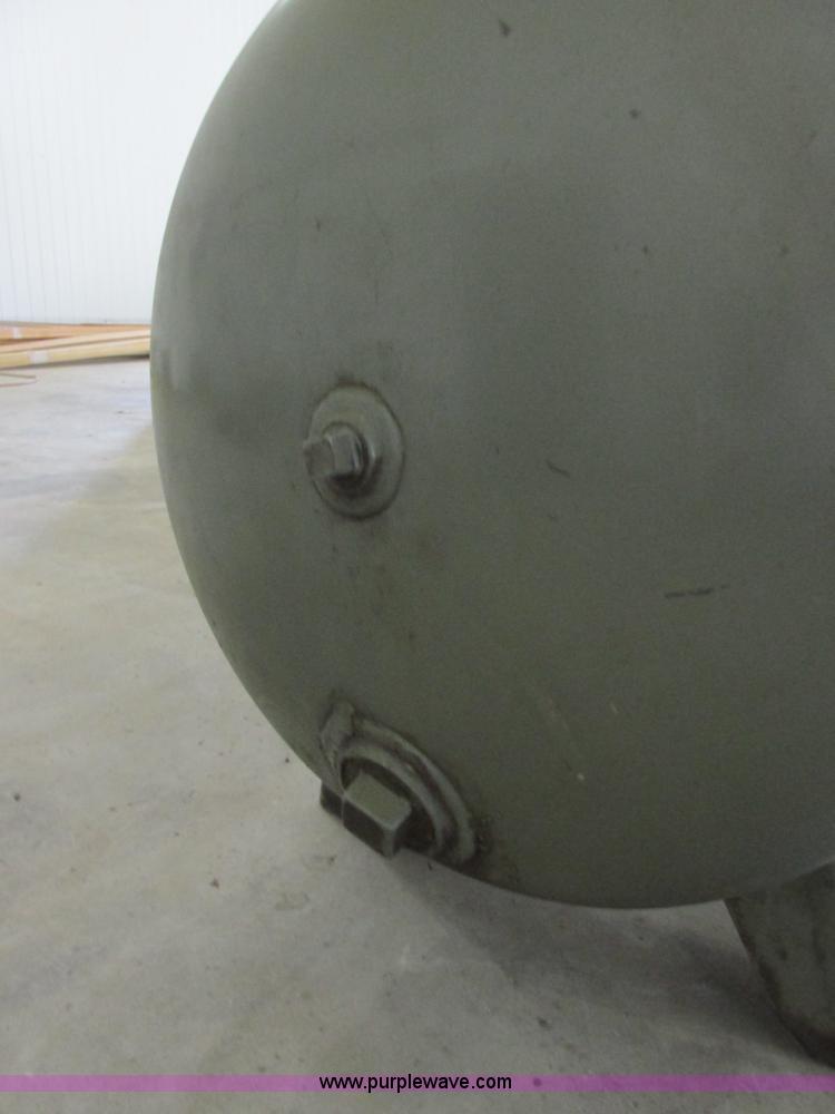 image for item I6022 Federal air compressor