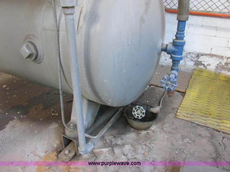 image for item I6187 Ingersoll Rand L253-D5 air compressor