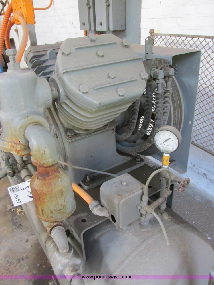 image for item I6187 Ingersoll Rand L253-D5 air compressor