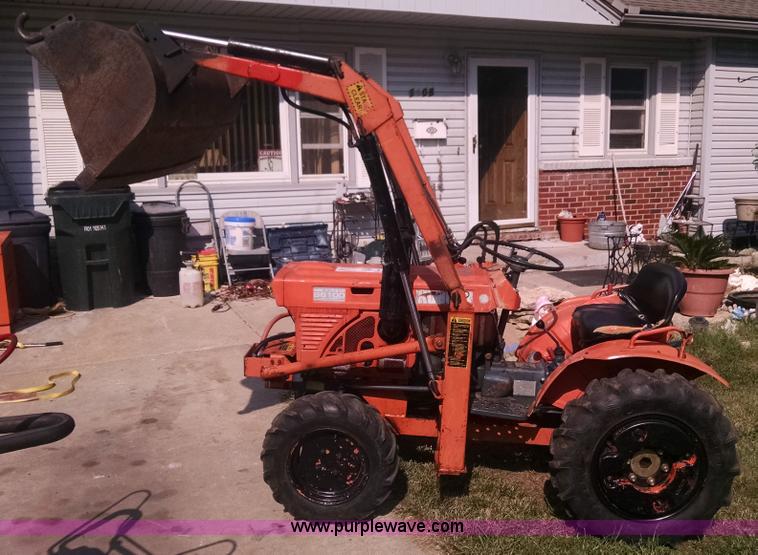 image for item I6471 Kubota B6100 HFWA tractor