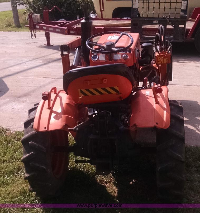 image for item I6471 Kubota B6100 HFWA tractor