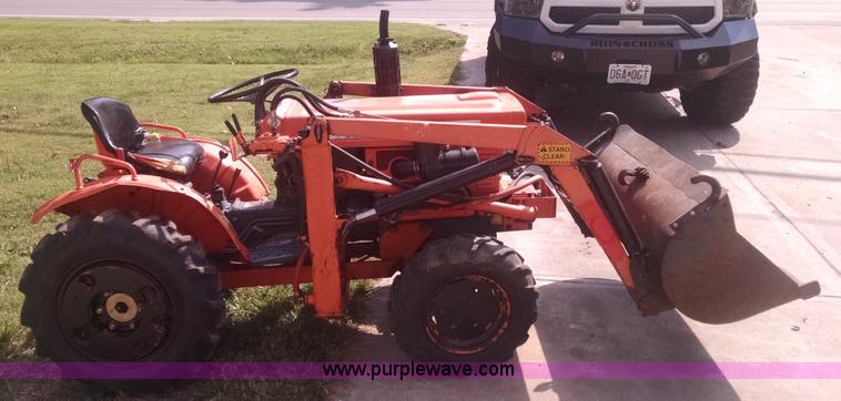 image for item I6471 Kubota B6100 HFWA tractor