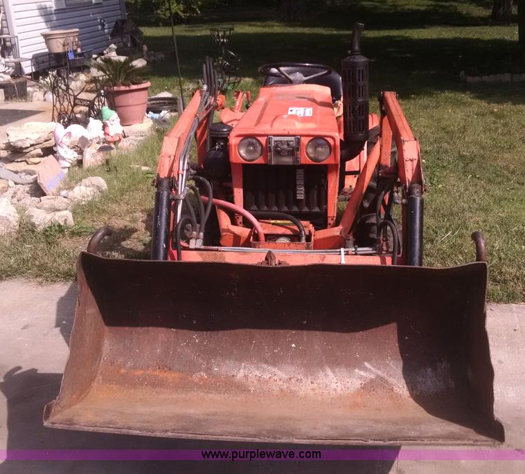 image for item I6471 Kubota B6100 HFWA tractor