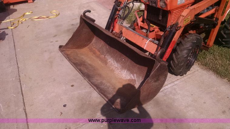 image for item I6471 Kubota B6100 HFWA tractor