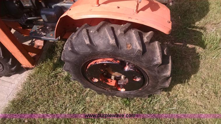 image for item I6471 Kubota B6100 HFWA tractor