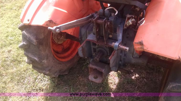 image for item I6471 Kubota B6100 HFWA tractor