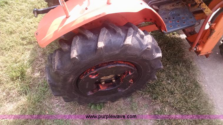 image for item I6471 Kubota B6100 HFWA tractor