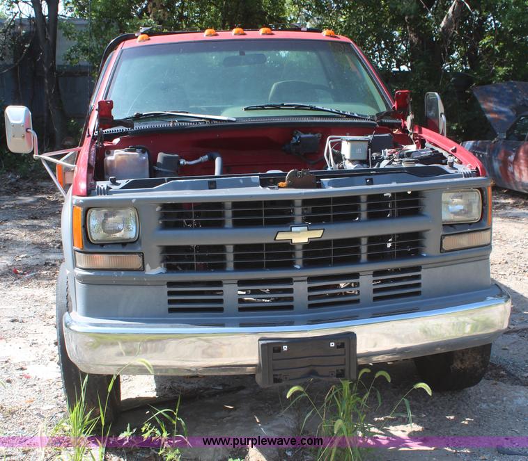 image for item J2189 1996 Chevrolet 3500 rollback truck