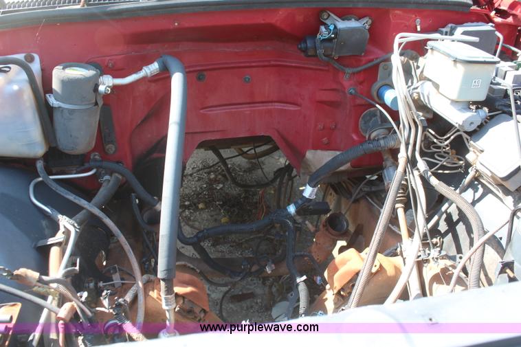 image for item J2189 1996 Chevrolet 3500 rollback truck