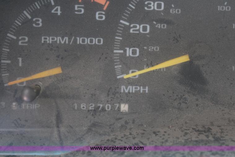 image for item J2189 1996 Chevrolet 3500 rollback truck