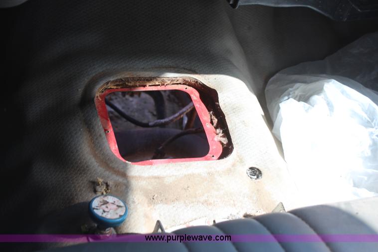 image for item J2189 1996 Chevrolet 3500 rollback truck