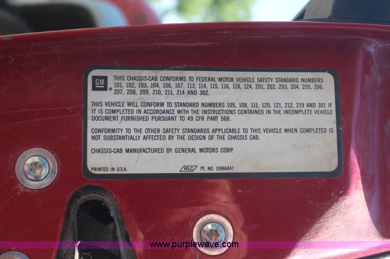 image for item J2189 1996 Chevrolet 3500 rollback truck