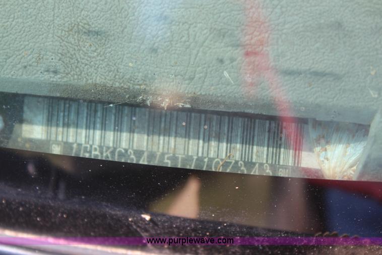 image for item J2189 1996 Chevrolet 3500 rollback truck