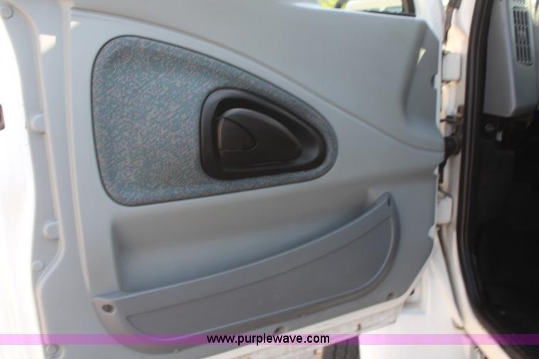 image for item J2244 2004 International DuraStar 4300 rollback truck