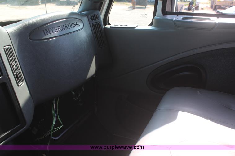 image for item J2244 2004 International DuraStar 4300 rollback truck