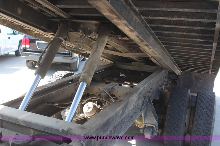 image for item J2244 2004 International DuraStar 4300 rollback truck