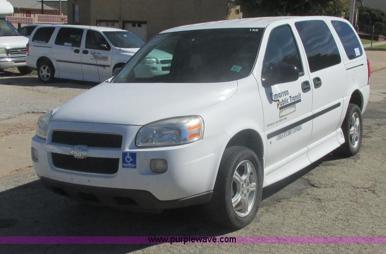 image for item J2460 2008 Chevrolet Uplander Cargo Braun van