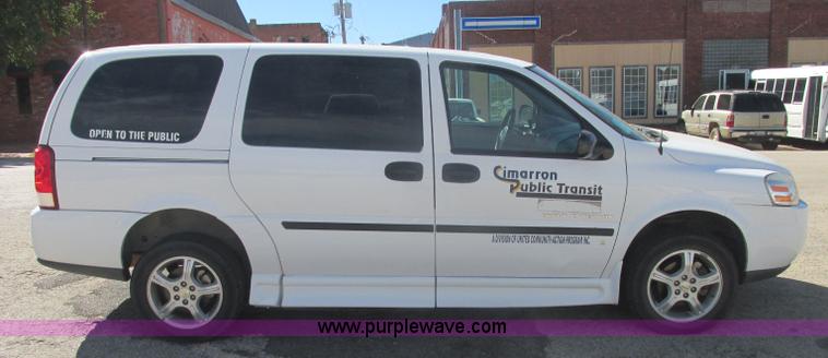 image for item J2460 2008 Chevrolet Uplander Cargo Braun van